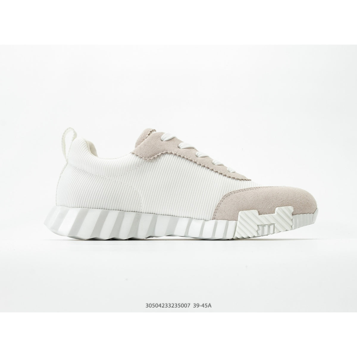 Bouncing Sneaker