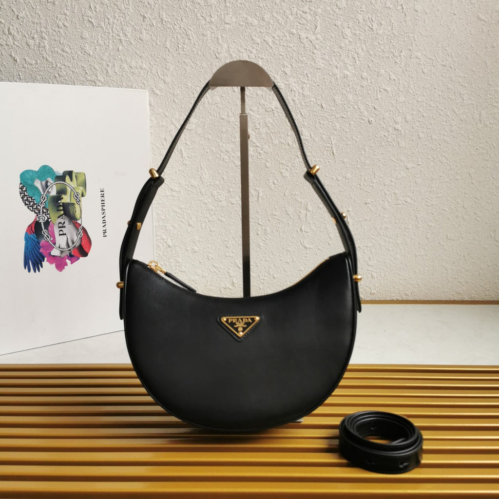 Arqué Small Leather Shoulder Bag