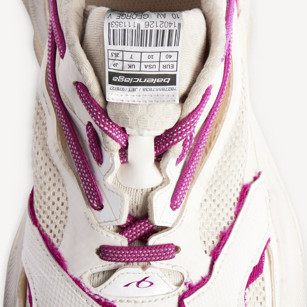 Eggshell/strawberry Pink