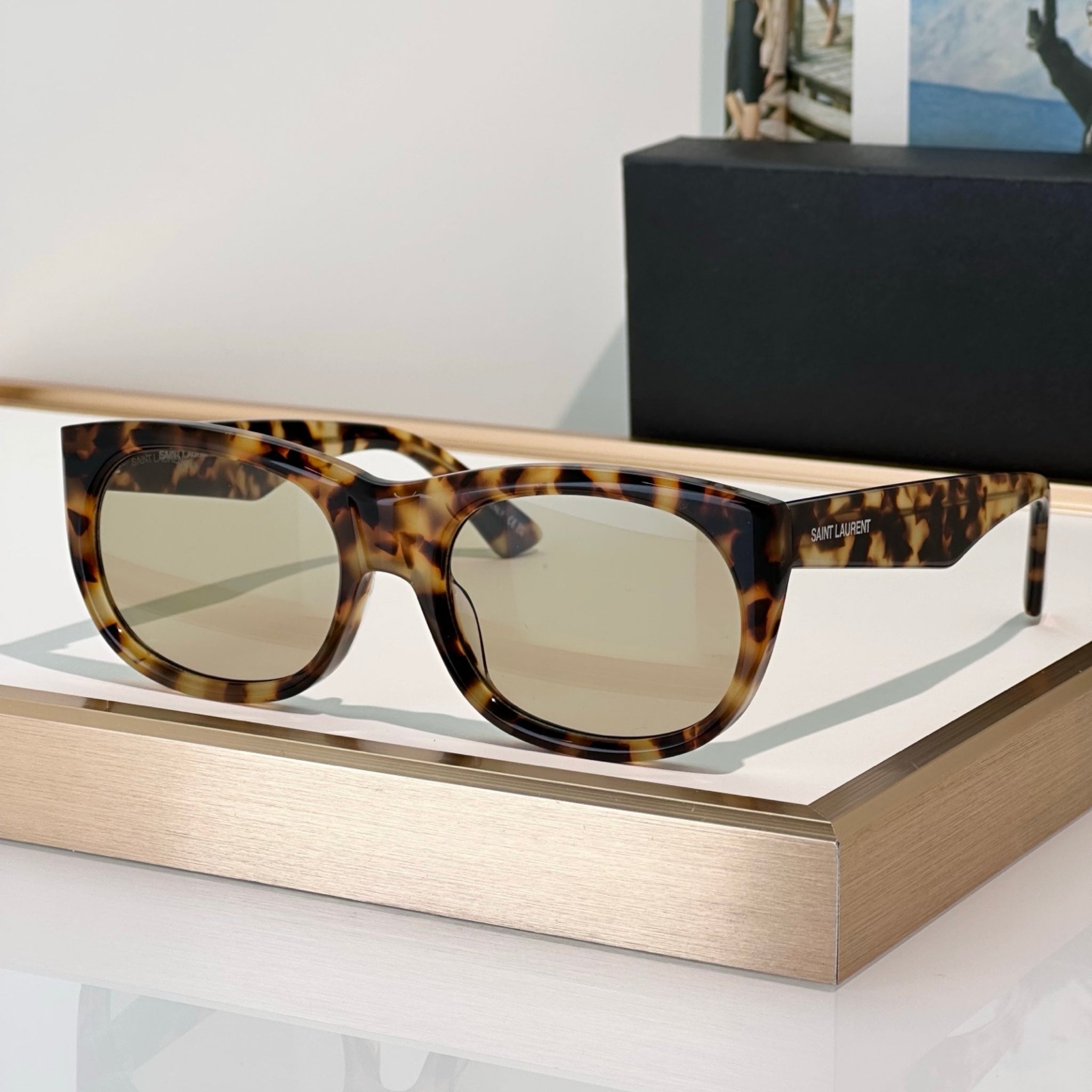 Elontra