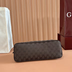 Madison Medium Shoulder Bag