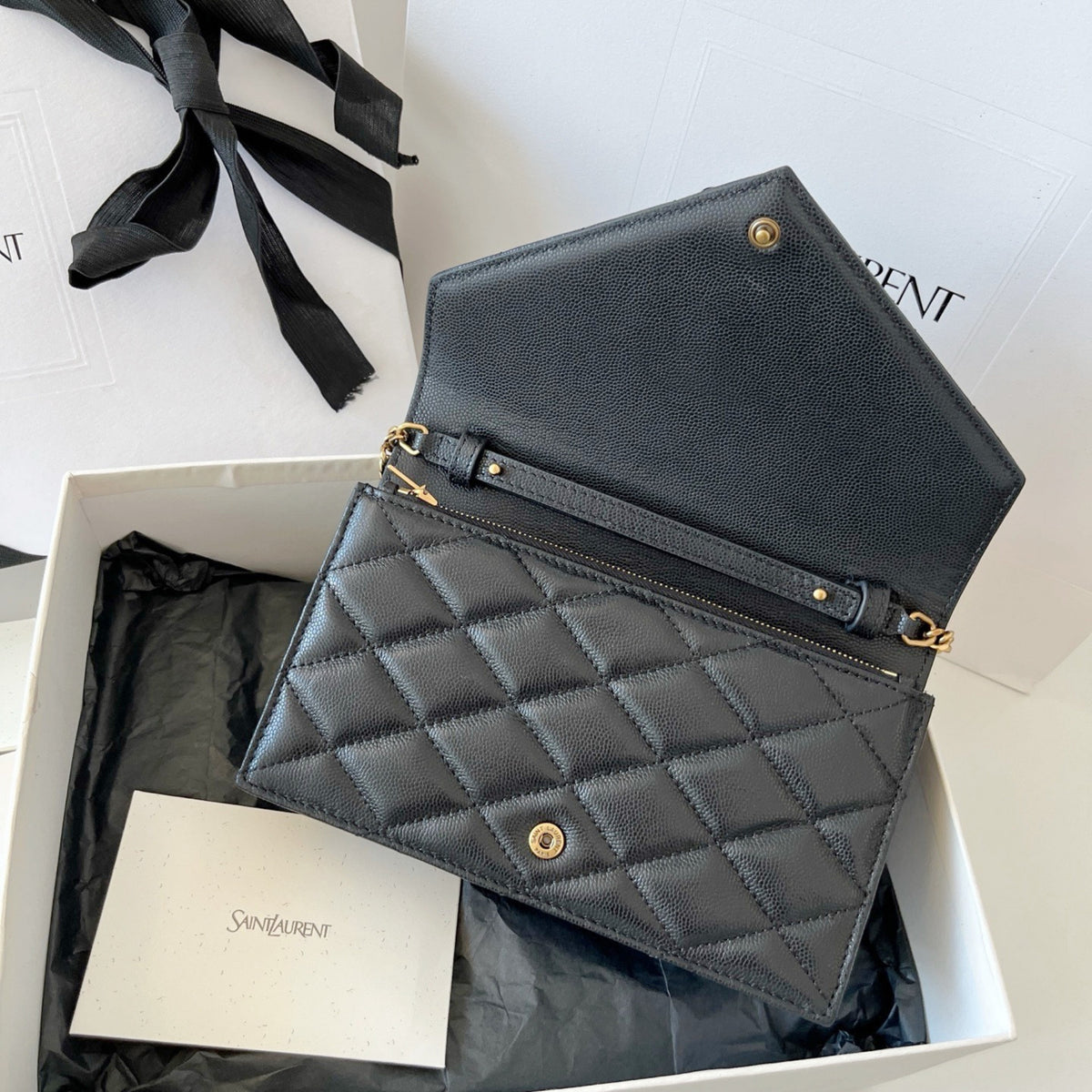 Paris Chain Wallet in Grain De Poudre Leather