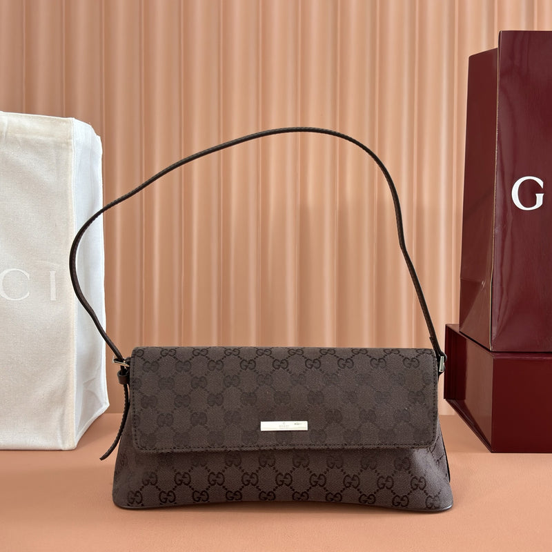 Madison Medium Shoulder Bag