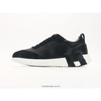 Bouncing Sneaker