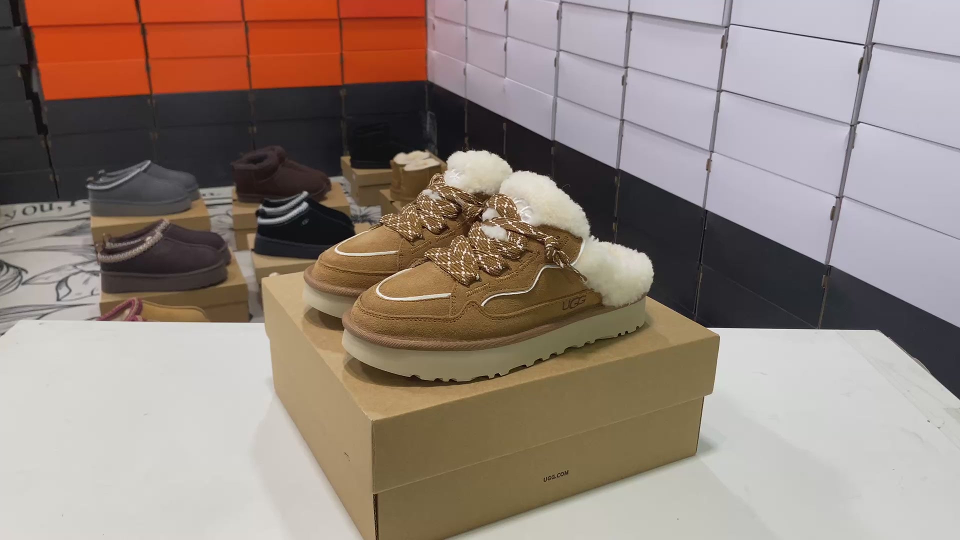 UGG