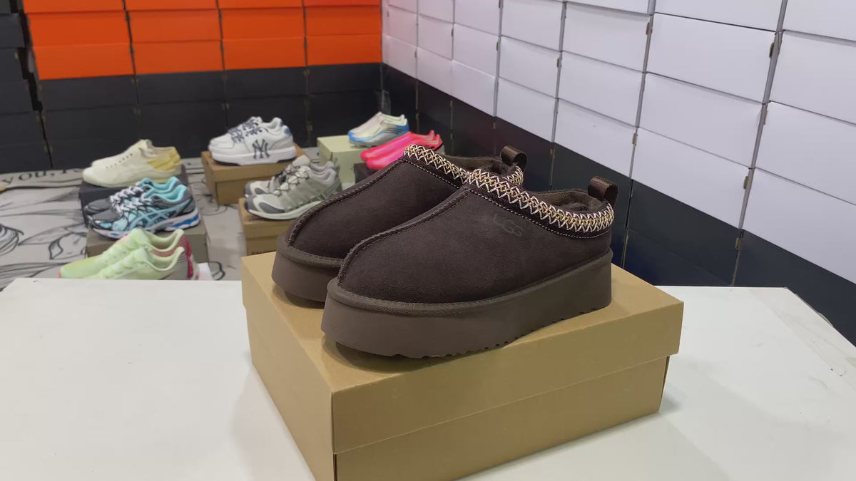 UGG