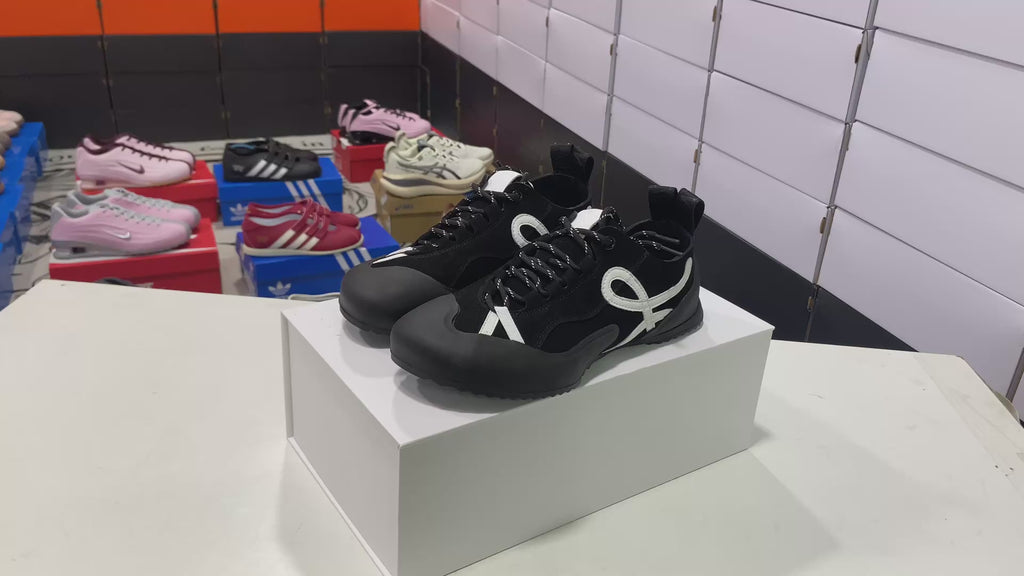 Grip Sneaker