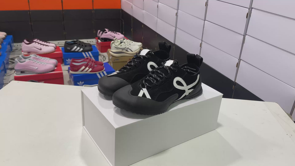 Grip Sneaker